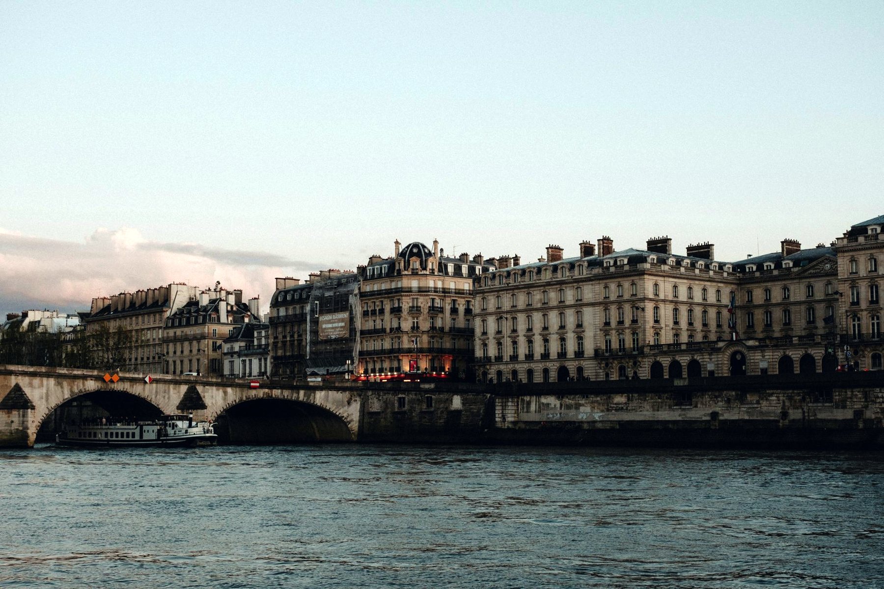 Quais de Seine et immeubles haussmanniens